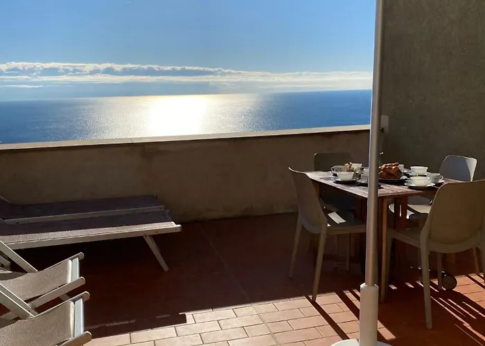 Gli Ulivi Della Monda * Finale Ligure